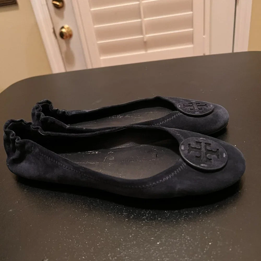 Tory Burch size 9.5 navy suede flats